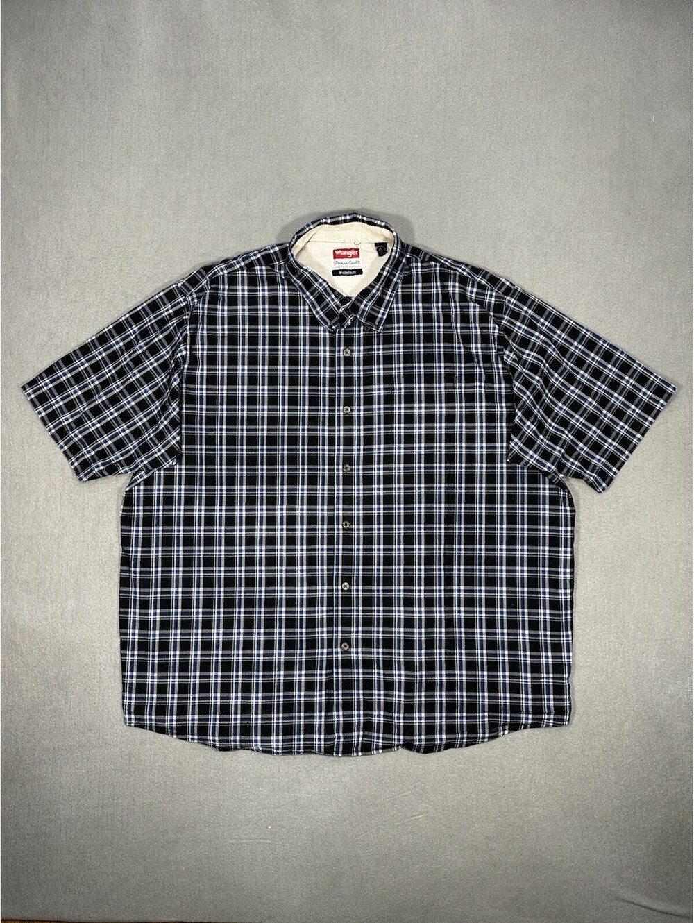 Wrangler Shirt Men’s 2XL Plaid Short Sleeve Button Up Wrinkle Resist Casual